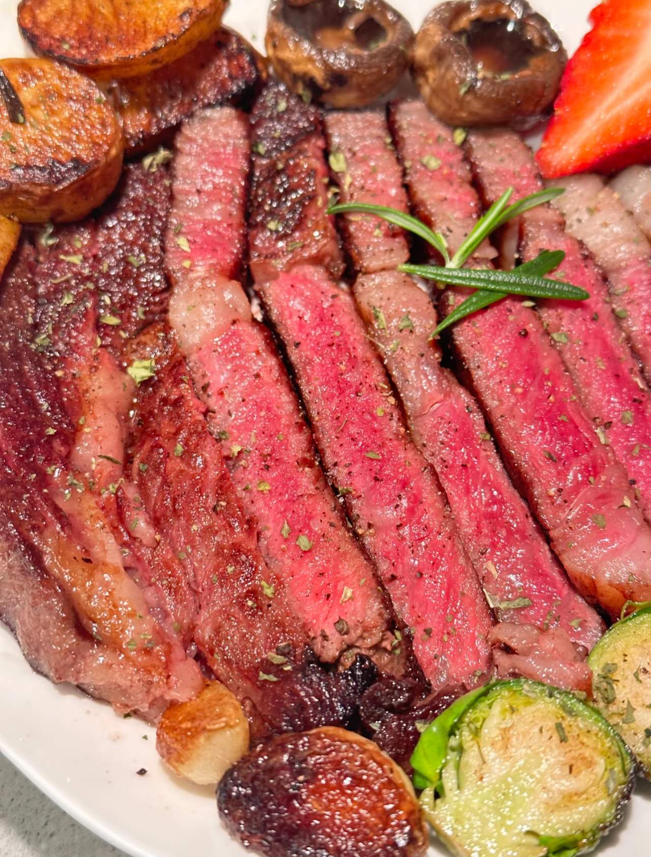 Australian M8-9 Wagyu, 7-8oz * 8 slices
