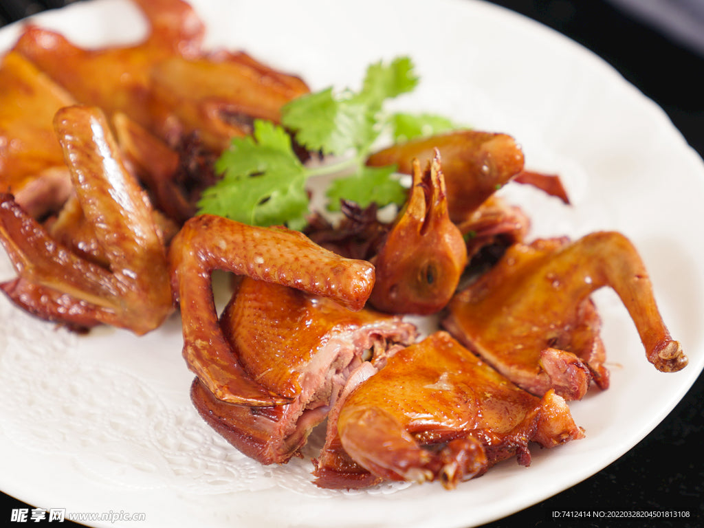 冷冻乳鸽 约0.9–1磅